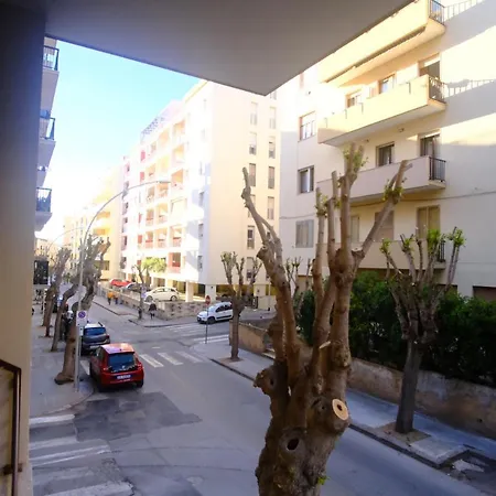 A Casa Di Martina Posizione Con Posto Auto Lägenhet *